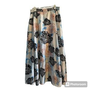 NWT* Versona Floral maxi skirt size large